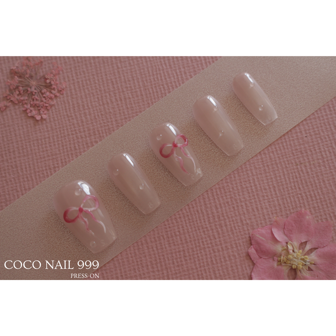 N°33 – Pink Ribbon Charm | Coffin & Almond