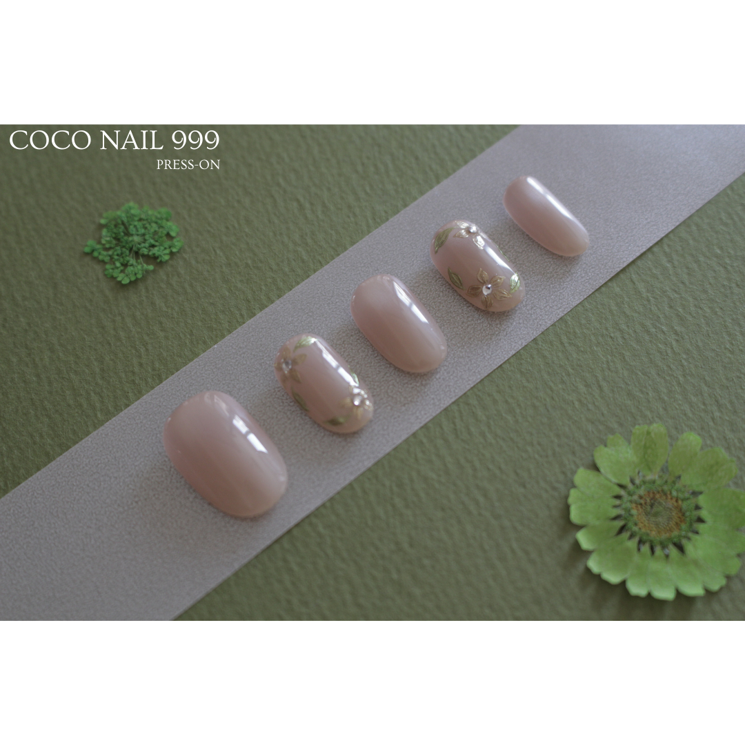 N:53 – Oval (Floral Nude with Green-Gold Accents)