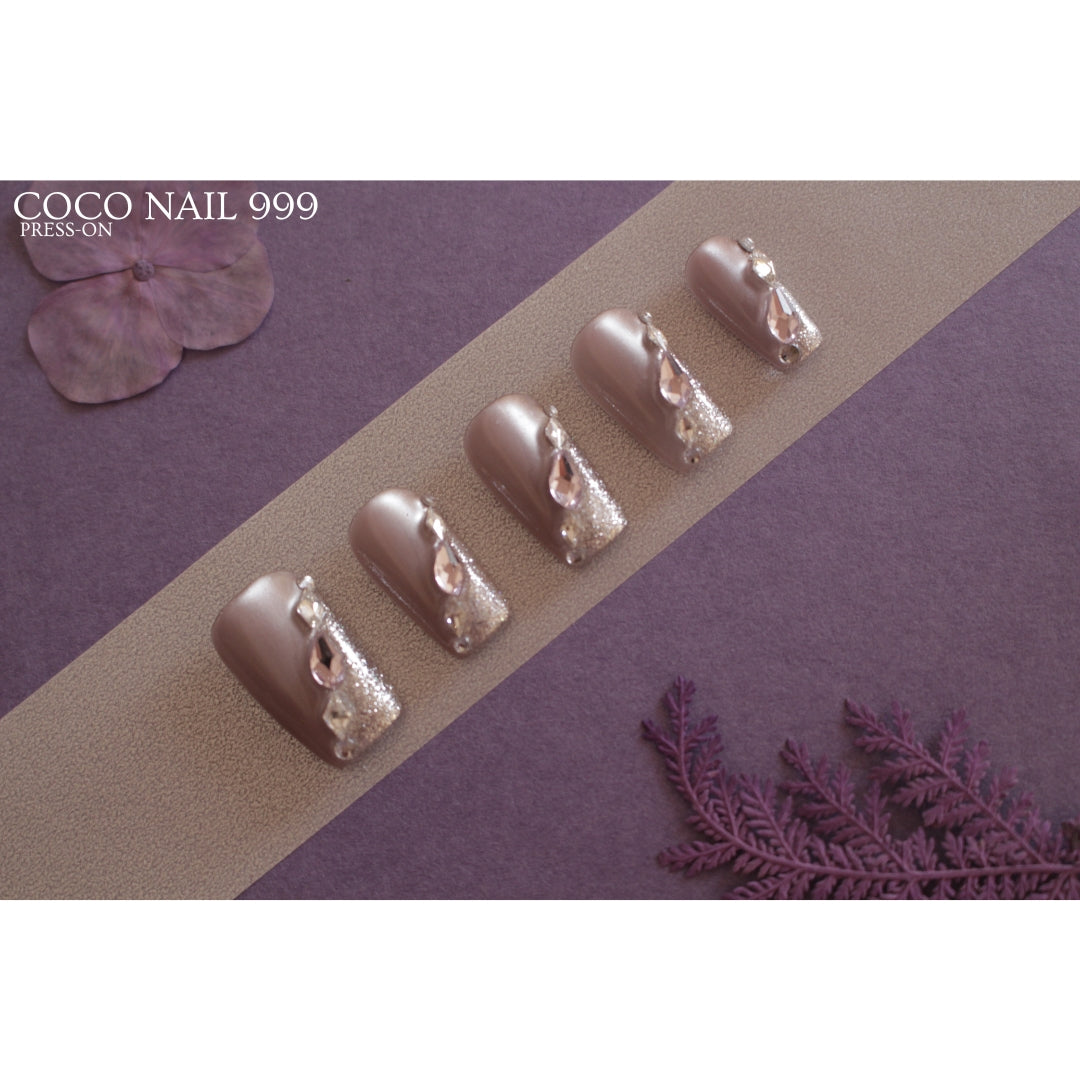 N°13 – Elegant Nude & Glitter Press-On Nails