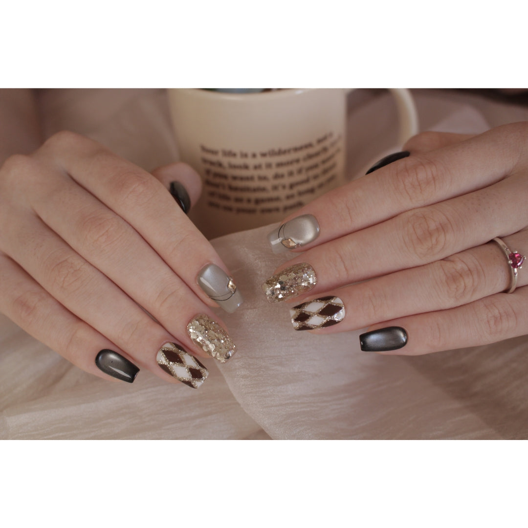 N: 37 - Glittering Squoval Set | Press-On Nails by COCO NAIL 999