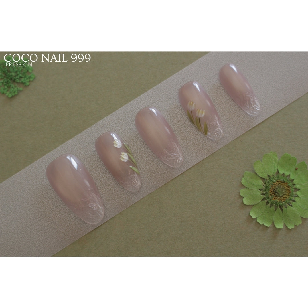 ✨ N°20 – Soft Nude Daisy Almond Press-On Nails