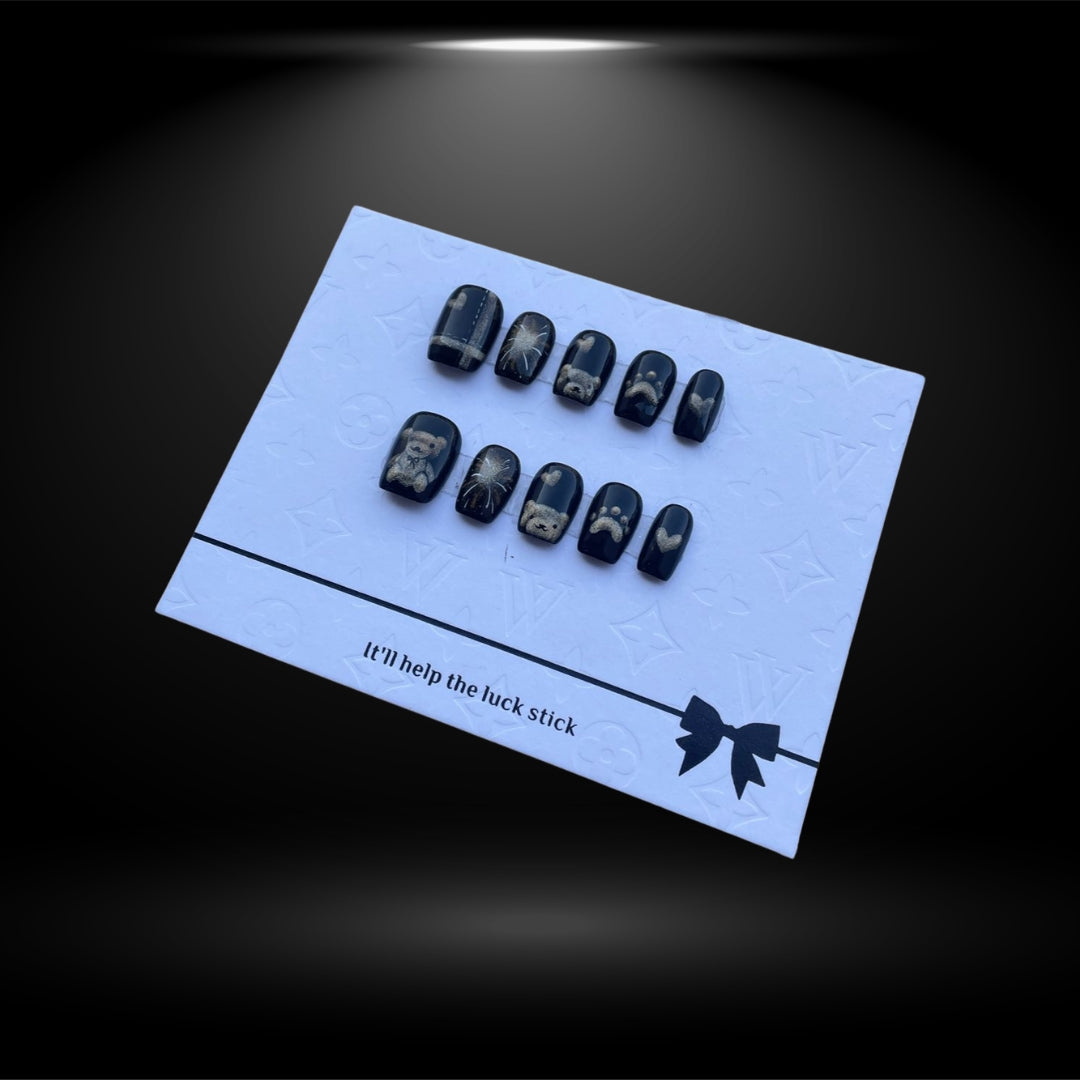 Square Black Press-On Nails with Gold Bear Design 14mm #N°A140