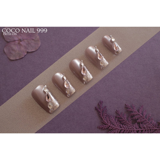 N°13 – Elegant Nude & Glitter Press-On Nails