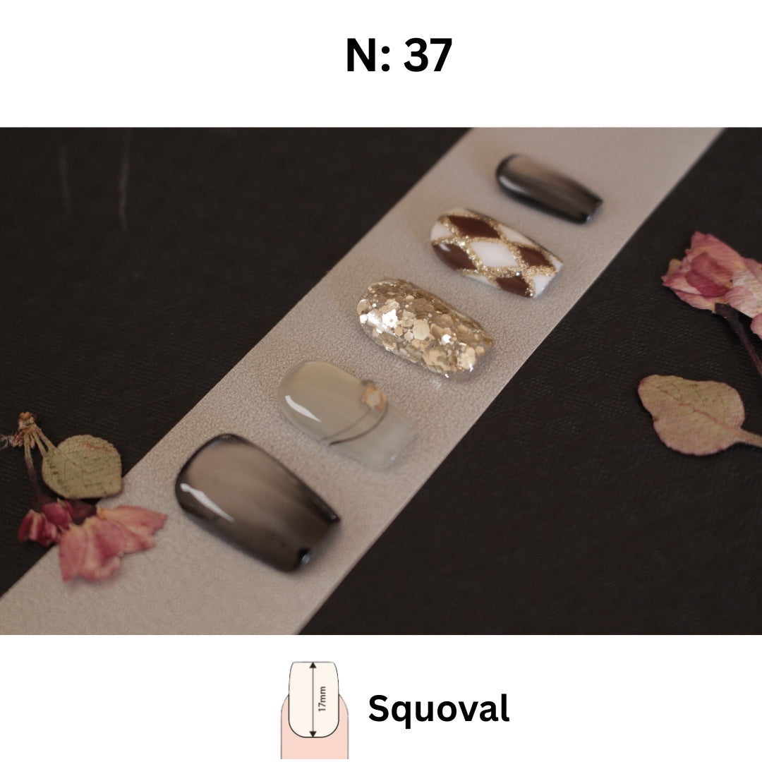 N: 37 - Glittering Squoval Set | Press-On Nails by COCO NAIL 999