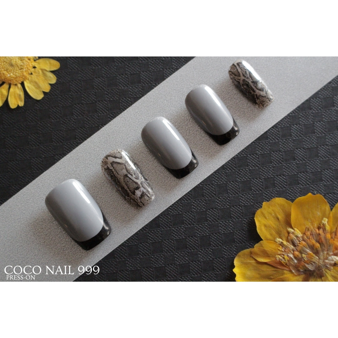 🖤 N°50 – Urban Gray Square Short Press-On Nails