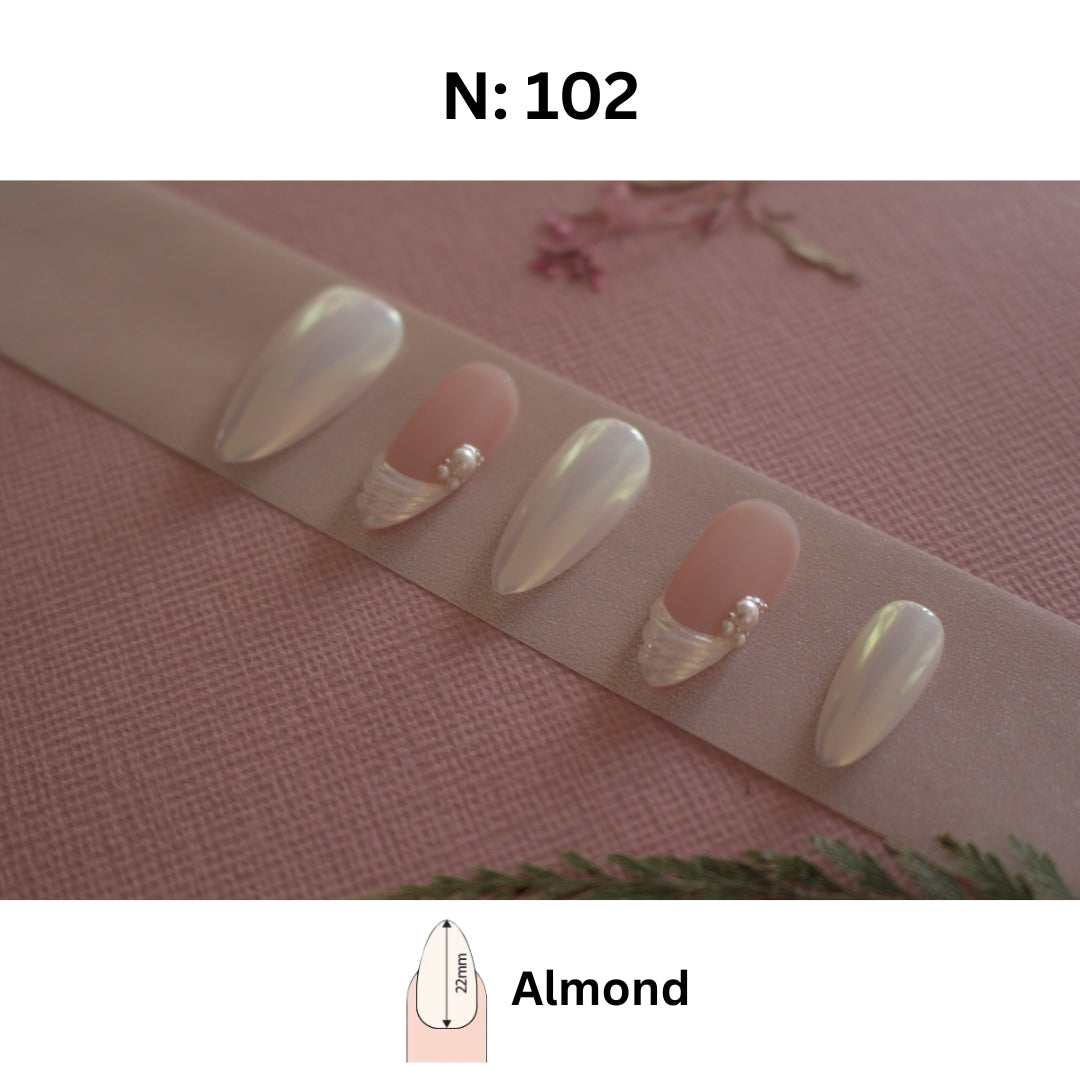 N°102 – Pearl Elegance | Almond